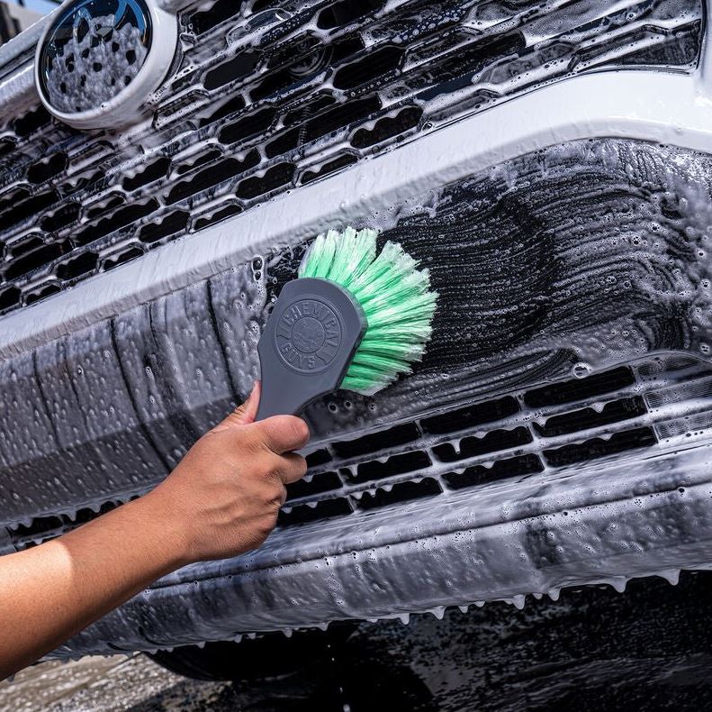 WHEELIE WHEEL AND TIRE BRUSH