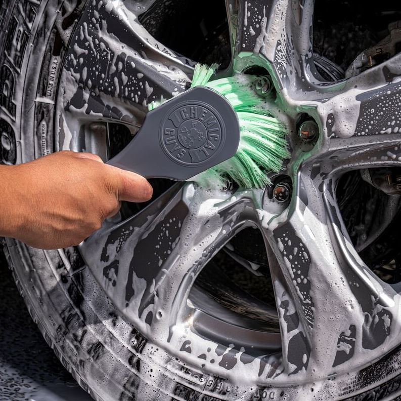 WHEELIE WHEEL AND TIRE BRUSH
