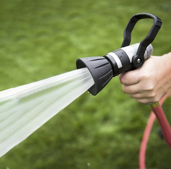 FIREFIGHTER STYLE GARDEN HOSE NOZZLE FOR GARDEN HOSE